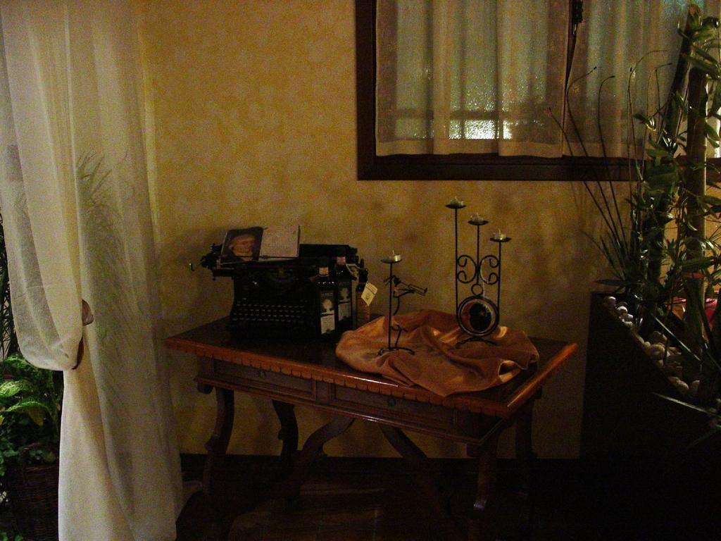 Albergo Ristorante Flora Vittorio Veneto Exterior photo