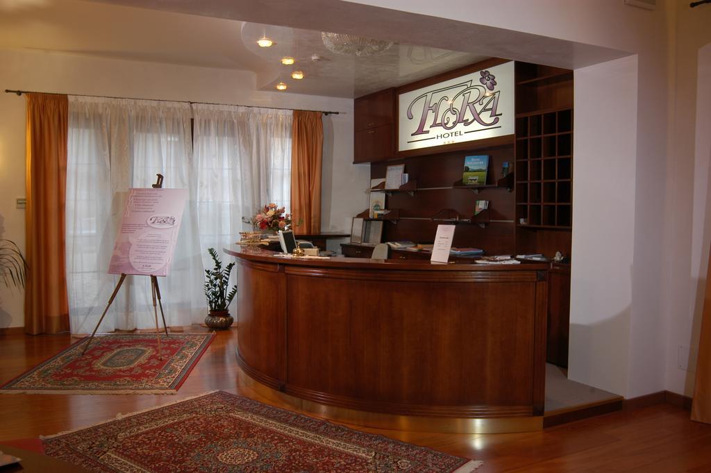 Albergo Ristorante Flora Vittorio Veneto Exterior photo