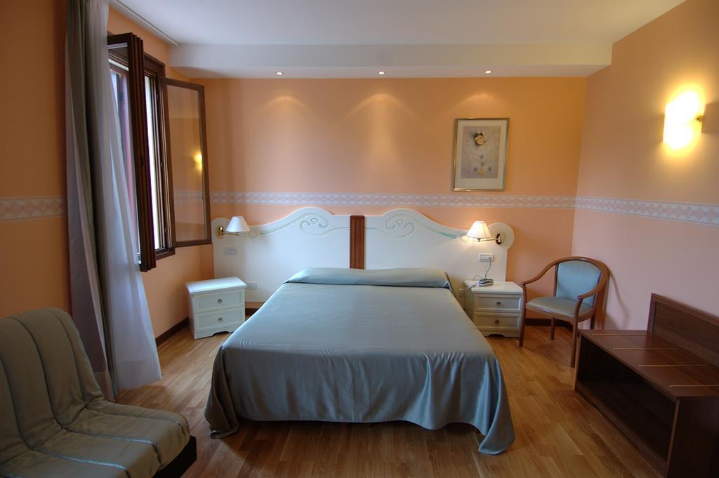Albergo Ristorante Flora Vittorio Veneto Room photo