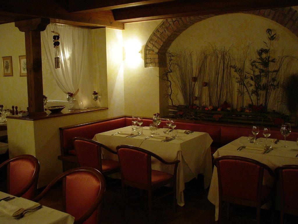 Albergo Ristorante Flora Vittorio Veneto Exterior photo