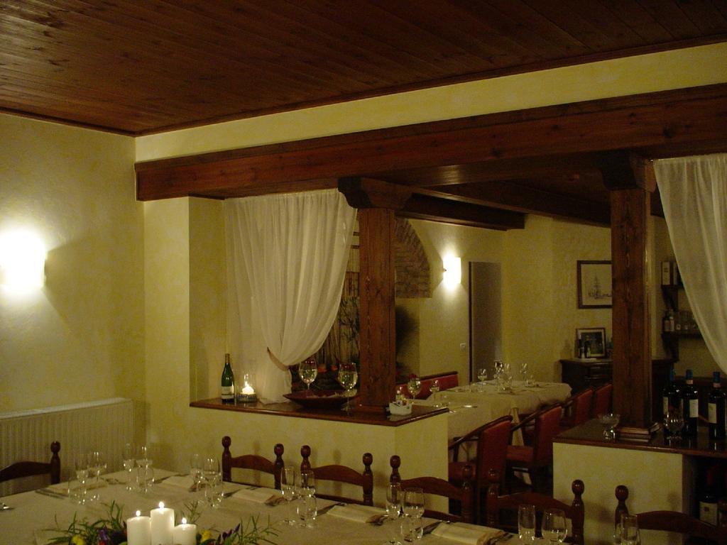 Albergo Ristorante Flora Vittorio Veneto Exterior photo